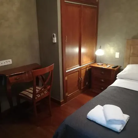 Konukevi Deluxe Soba Sa King Site Krevetom Fabo 3 *